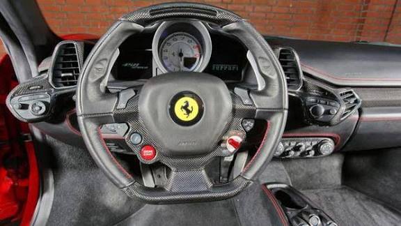 Carro vermelho Ferrari zerada!!