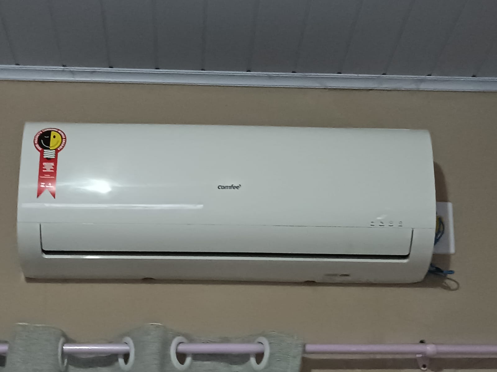Ar condicionado Comfee 12000 BTUs