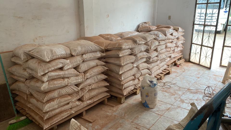 Palha de café puro - sace 60l sendo 3 latas