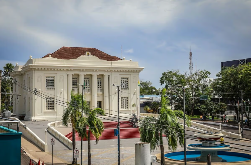 Governo do Acre publica novas exonerações, nomeações e licenças