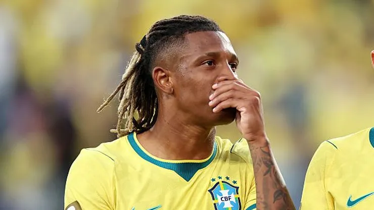 Palmeiras eleva proposta para R$ 162 milhões por Danilo, mas Botafogo resiste