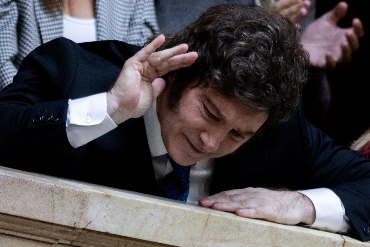 Milei admite aumento da pobreza na Argentina e diz que “o panorama é horrível”