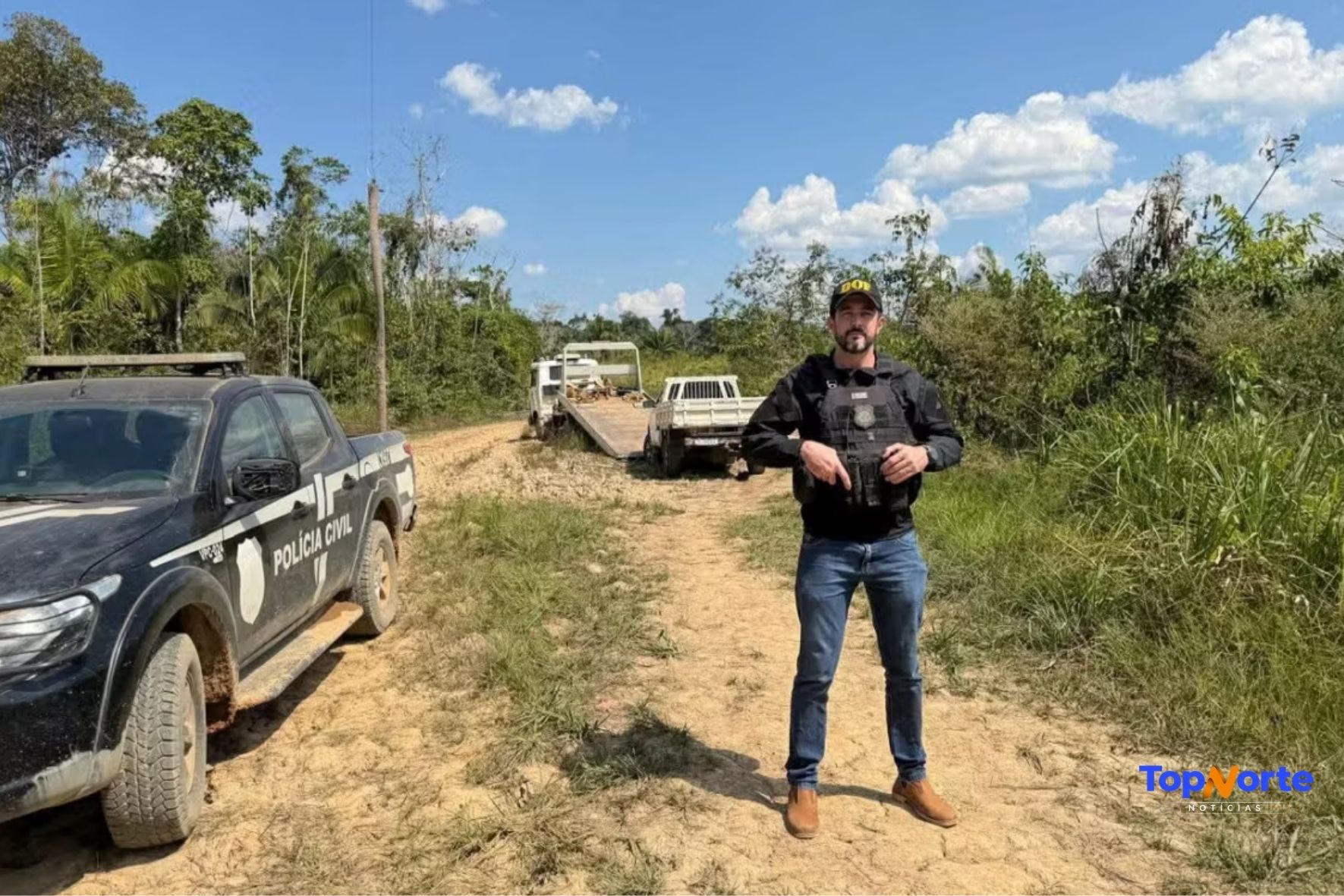 Suspeito de furto de gado arromba porteira com Hilux e foge para o rio no Acre