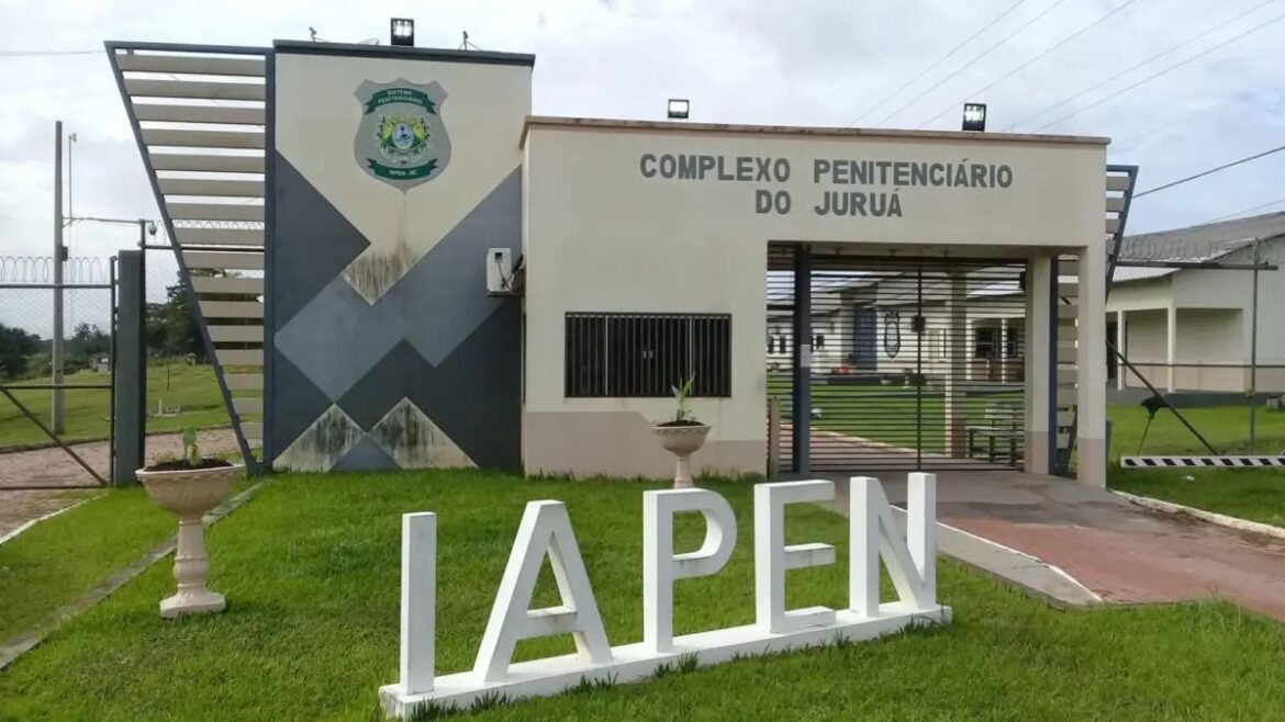 Iapen afasta policial após fuga de detento em presídio do Acre; entenda