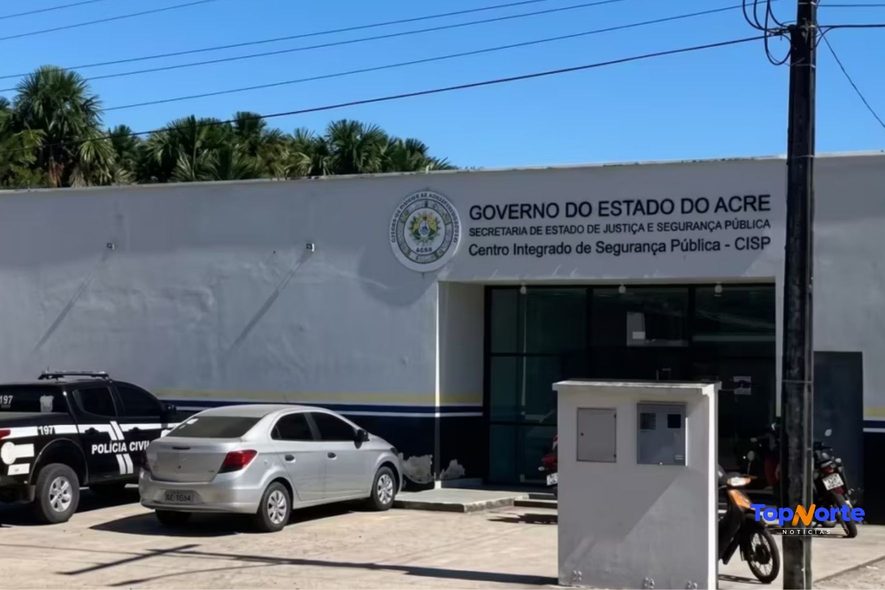 Trio armado invade casa, agride família e rouba joias e duas motos em Mâncio Lima