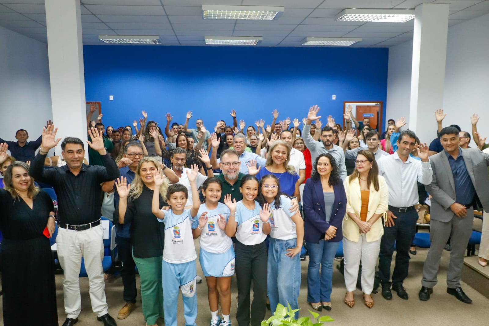 Prefeitura lança programa Na Ponta do Lápis e leva educação fiscal e financeira a mais de 8 mil alunos