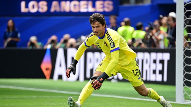 Erro de goleiro decide o jogo