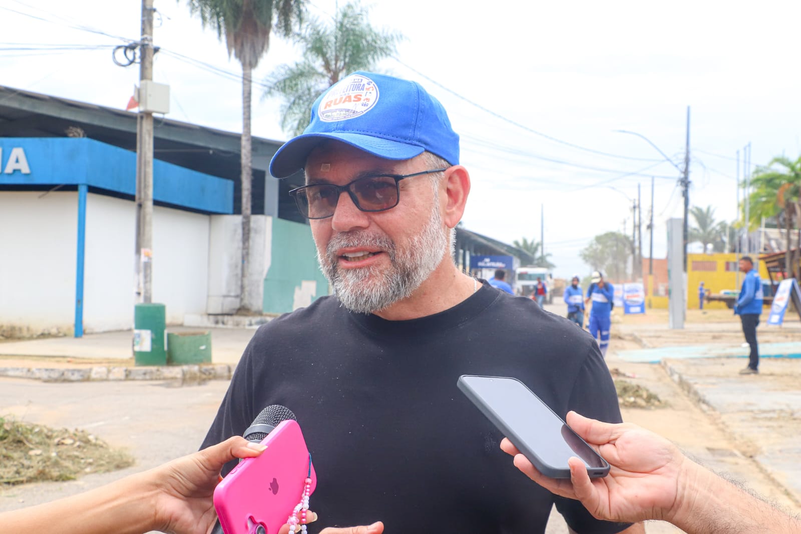 “Mais de 300 trabalhadores estão atuando no Parque de Exposições e no entorno para garantir um espaço limpo, organizado e preparado para receber a população durante a Expoacre”, destacou o prefeito.