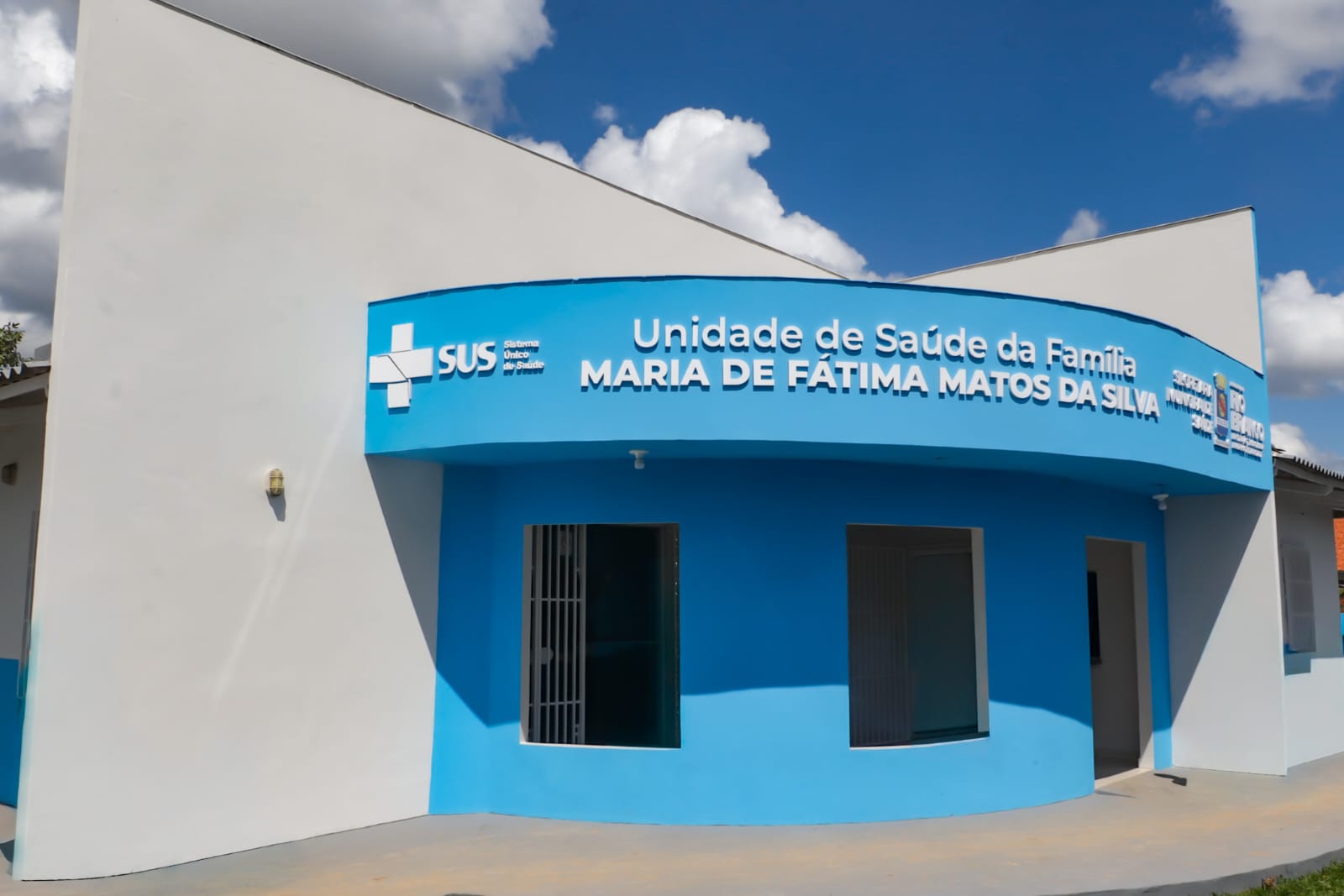 Ainda na manhã desta segunda-feira (20), o prefeito em exercício, Joabe Lira, vistoriou as obras de revitalização da Unidade de Saúde Maria de Fátima Matos da Silva, no bairro Bahia Nova, e acompanhou o andamento dos serviços.